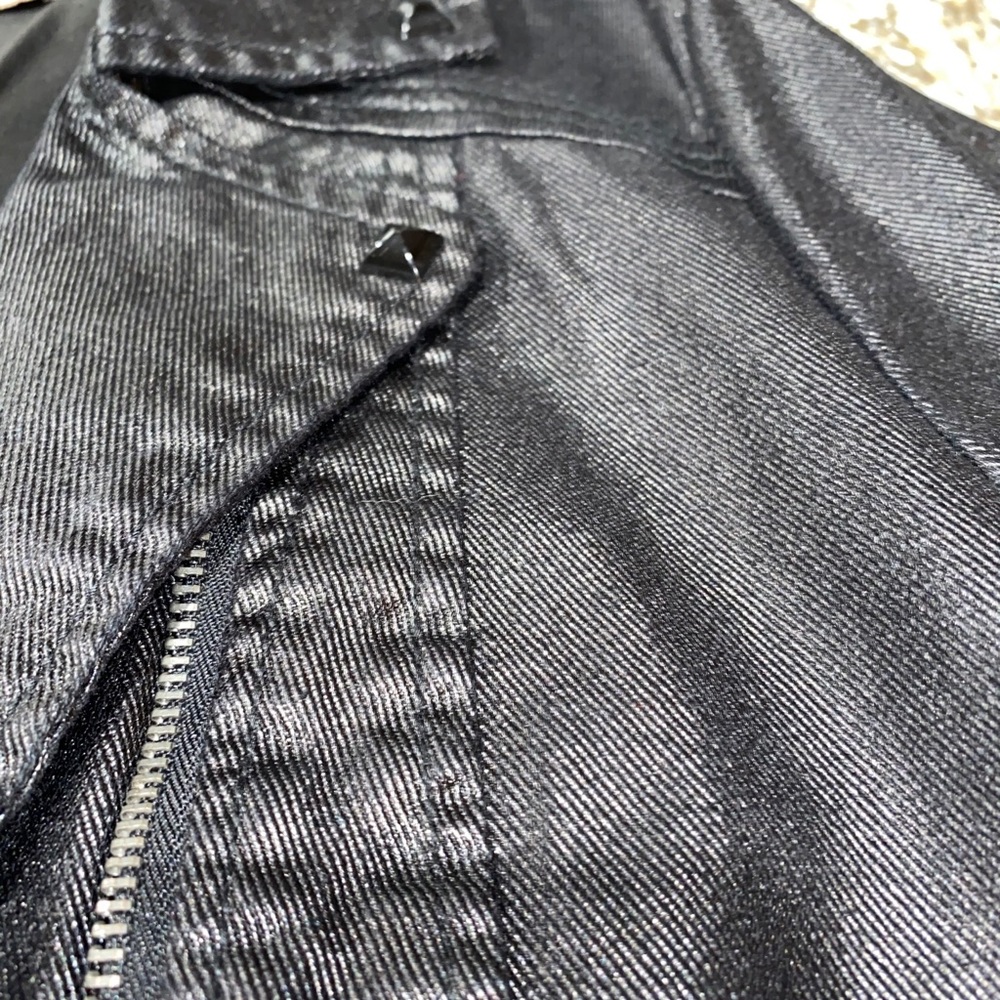 Wallflower denim jacket in black